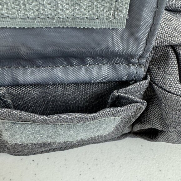 WATERFLY Fanny Pack Chest Bag Lightweight Adjustable Belt Zip Pockets Gray - Picture 3 of 13